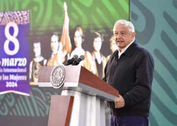 No caer en provocaciones, pide AMLO a Vidulfo Rosales y normalistas de Ayotzinapa