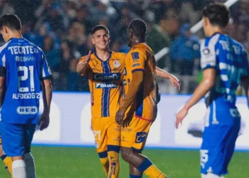 Monterrey desaprovecha ventaja y San Luis remonta y gana 3-2