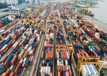 Exportaciones retoman alza; suben 13% en febrero por autos