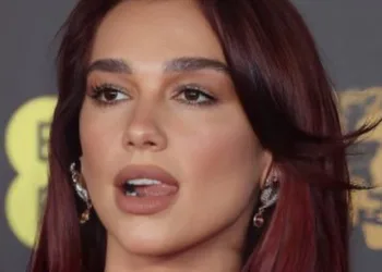 Dua Lipa es captada en la CDMX con su novio