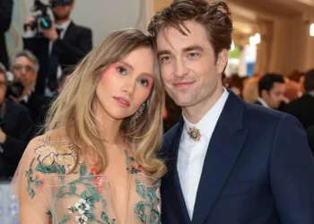 Robert Pattinson y Suki Waterhouse