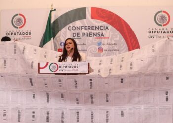 Reducción de jornada laboral: diputada Prieto recolecta firmas en San Lázaro