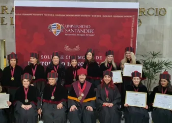 Por Primera vez entrega Universidad Santander honoris causa a 21 mujeres destacadas en México