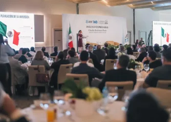 Decisiones de gobierno, en consenso con empresarios, ofrece Sheinbaum
