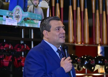 Mauricio Sulaimán respalda pelea entre Mike Tyson y youtuber Paul