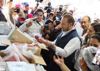 Entre duelo de “porras”, Taboada recorre La Nueva Viga, en Iztapalapa
