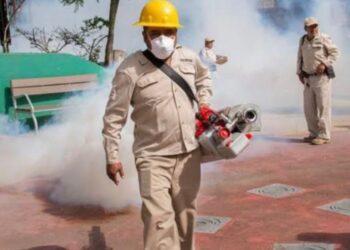 Fumigan por brote de Zika ydengue.Foto Oscar Rodríguez