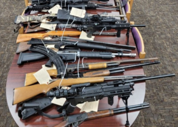 Victoria de México contra vendedoras de armas en Arizona