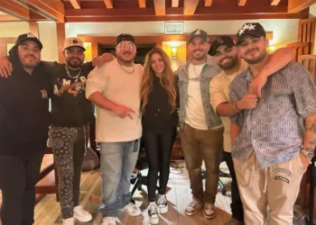 Shakira y Grupo Frontera