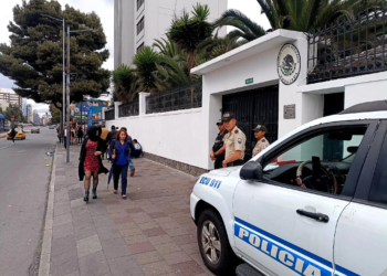 Ecuador sitia embajada de México para evitar salida de Jorge Glas