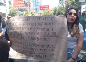 Exigen vecinos dictamen de agua contaminada con hidrocarburos