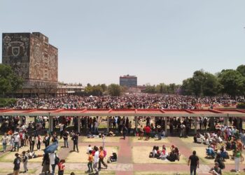 CU, una Torre de Babel que recibe a científicos y chamanes para el eclipse solar