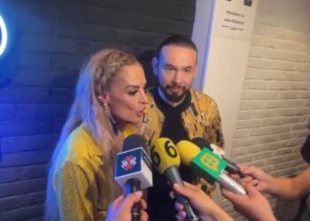 Alma Cero y Enrique Orozco, productores de la obra Independiente