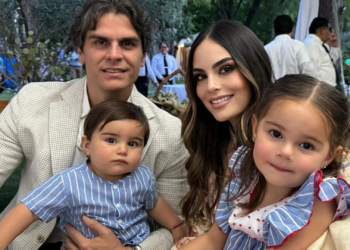 Ximena Navarrete y su familia