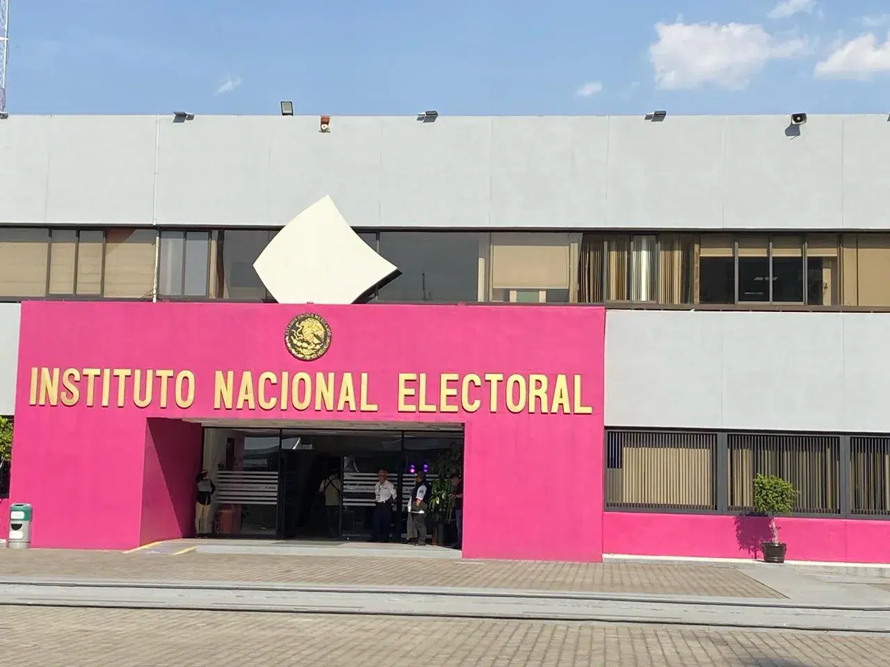 Todo está listo en el Instituto Nacional Electoral (INE) para el primer debate entre los candidatos a la Presidencia de la República.  Foto: AMEXI