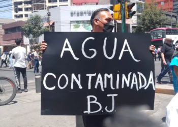 Exigen vecinos dictamen de agua contaminada con hidrocarburos