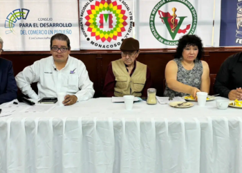 Denuncian pequeños comerciantes abandono de candidatos