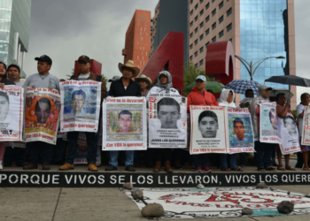 Ocho militares detenidos por caso Ayotzinapa continuarán juicio fuera de prisión