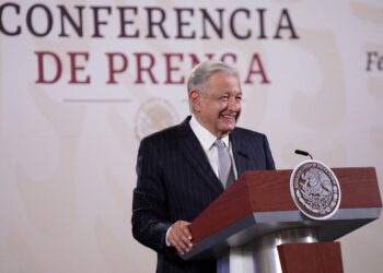 Promete AMLO servicios de salud como en “Dinamarca” para 23 estados del país antes de irse
