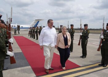 Presidente de Guatemala arriba a México