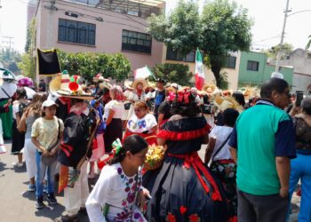 Con orgullo y pasión festejan la Batalla de Puebla en el Peñón
