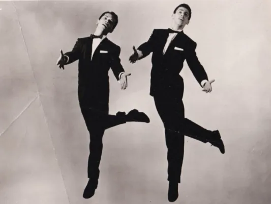 Alfonso Arau y Sergio Corona de bailarines 