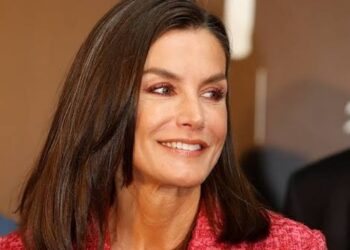 Reina Letizia se fractura dedo medio del pie derecho en su casa