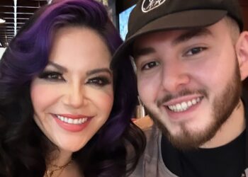 Jaqie y Johny, hijos de Jenni Rivera, rinden homenaje a su mamá