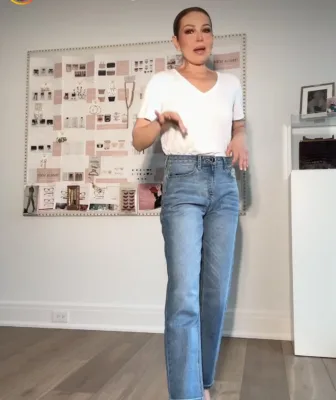 Thalía enseña como elevar tu outfit con jeans 