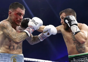 Lomachenko vence a Kambosos en 11 rounds