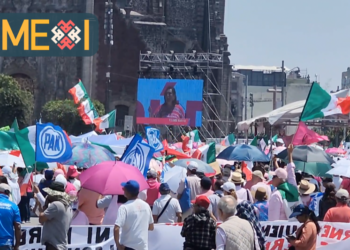 El centro de la CDMX se pintó con la Marea Rosa que manifestó su apoyo a la candidata Xóchitl Gálvez