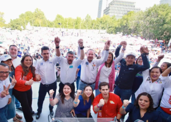 Taboada convoca a desbordar las urnas, como lo hizo la “Marea Rosa” con el Zócalo