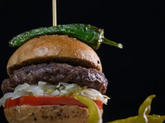 Día de la hamburguesa: Un nuevo restaurante sorprende con un nuevo sabor saludable