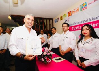 Recibe Ángel Torres constancia de mayoría como presidente municipal electo de Tuxtla Gutiérrez