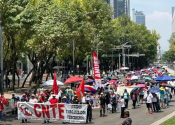 Marcha de la CNTE del Ángel de la Independencia al Zócalo