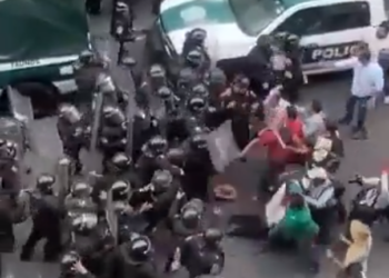 Tengan cuidado, no es con violencia, advierte AMLO a la CNTE