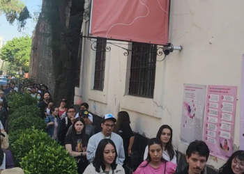 Cientos de personas acuden a Casilla Especial del Centro Histórico