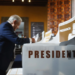 AMLO emite su voto