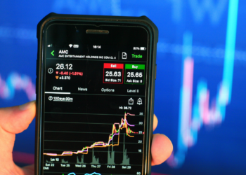 Bolsa Mexicana abre con alza de 1.35%