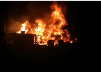 Explota pozo de exploración de Pemex en Reforma, Chiapas, deja dos lesionados 