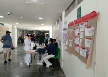 Hospitales públicos no se parecen a Dinamaca y ahora ni agua  tienen, denuncian legisladores del PAN