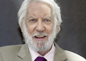 Donald Sutherland, conocido por sus roles en películas como 'Los Juegos del Hambre' y 'Orgullo y Prejuicio', falleció a los 88 años.