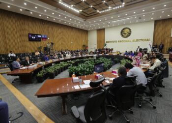 Llama Taddei a la calma ante el recuento de los votos