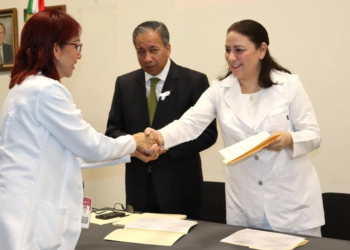 El ISSSTE reconoció a odontólogos por promover la prevención de la salud bucal
