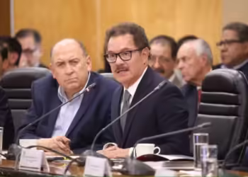 Tenemos el poder de reformar la Constitución, Morena al iniciar diálogos para la reforma judicial