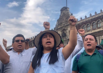 Primeros acuerdos entre gobierno y CNTE para levantar plantón de maestros en el Zócalo