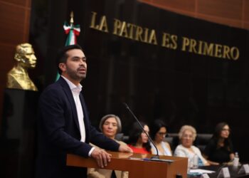 Califica Jorge Álvarez Máynez de “fraude monumental” la sobrerrepresentación de Morena
