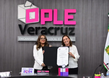Entregan constancia de mayoría a Rocío Nahle, primera mujer que gobernará Veracruz