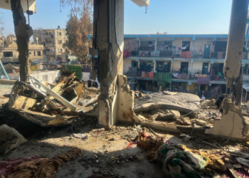 Israel ataca escuela-refugio de ONU en Gaza; hay 35 muertos