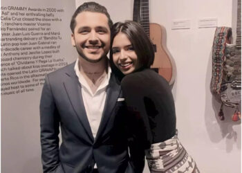 Ángela Aguilar y Christian Nodal sí son novios y enamorados posan juntos
